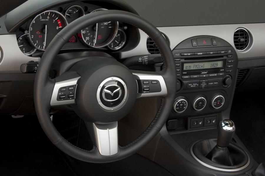  Mazda MX-5 Miata 2012 года  (фото 10 из 22)